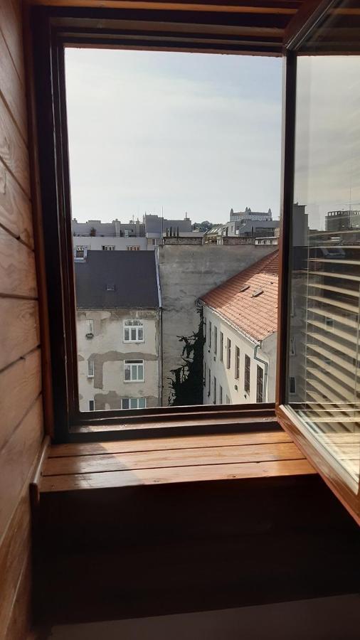 ブラチスラヴァAttic Flat In The Centerアパートメント エクステリア 写真