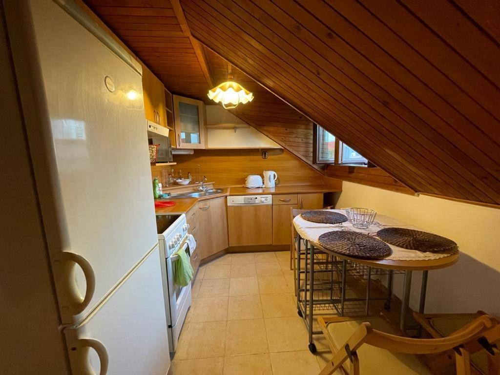 ブラチスラヴァAttic Flat In The Centerアパートメント エクステリア 写真