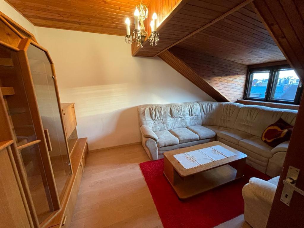 ブラチスラヴァAttic Flat In The Centerアパートメント エクステリア 写真